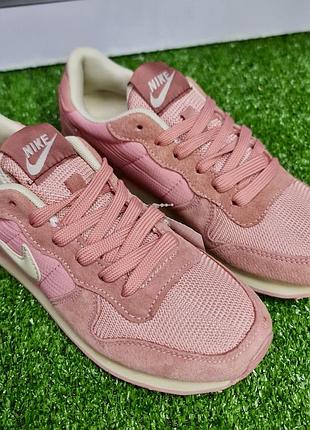 Новые замшевые кроссовки nike internationalist