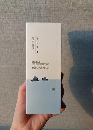 Мягкая пенка для очищения кожи round lab 1025 dokdo cleanser 150 ml