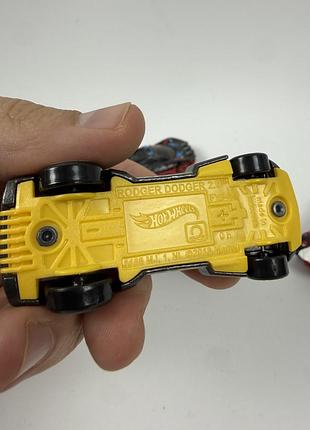 5 машинок hot wheels 8