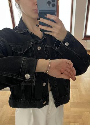 Чорна джинсова літня  куртка zara