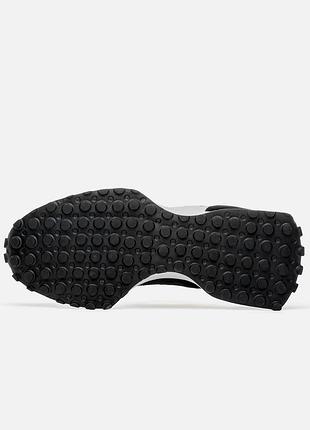 Balance 327 black-white
