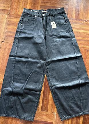 Нові джинси преміум levi's super baggy barrel з чорним покриттям, що створює вигляд шкіри 31/30 usa 🇺🇸
