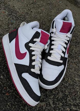 Nike court borough mid premium оригінал 40 розмір жіночі кросівки nike баскетбольні кросівки nike