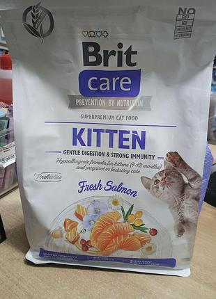 Сухий корм суперпреміум-класу brit care cat grain-free kitten gentle digestion & strong immunity з лососем. бріт кеа для кошенят з лососем