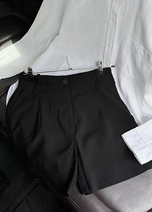 Класичні чорні шорти h&m