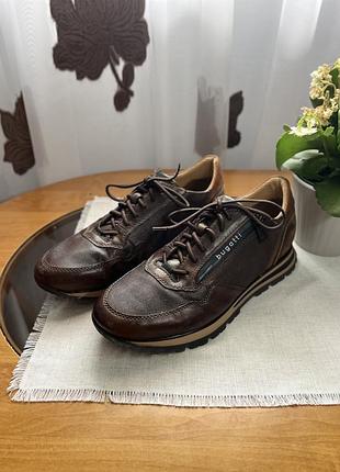 Кросівки bugatti чоловічі оригінал шкіряні eur 44 (28.5-29 см) brown - шкіряні класичні чоловічі кросівки.