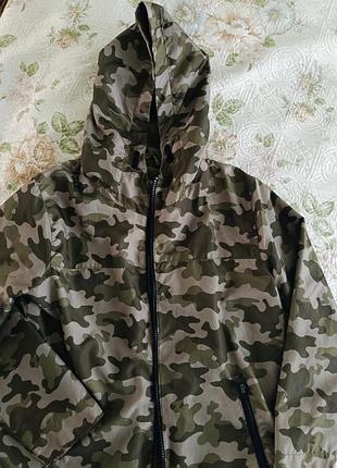Продам ветровку на флисе 140