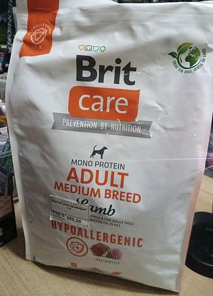 Гіпоалергенний сухий корм brit care dog hypoallergenic adult medium breed призначений спеціально для дорослих собак середніх порід вагою від 10