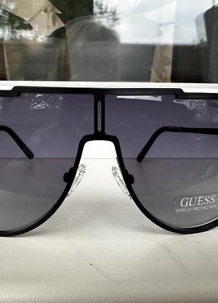 Сонцезахисні окуляри guess