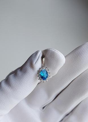 Красивый серебряный кулон