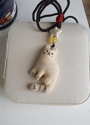 Роскошный кулон кот