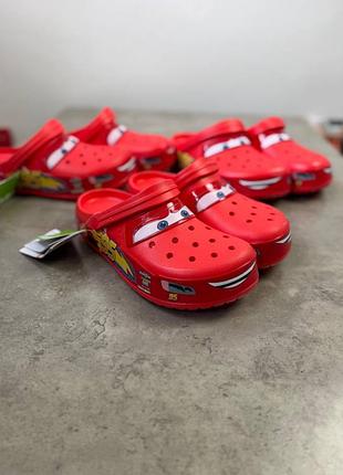 Шлепанцы crocs x mcqueen