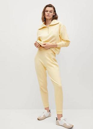 Класний жовтий трикотажний костюм mango
🌟🌟🌟🌟🌟🌟🌟🌟🌟🌟🌟🌟🌟