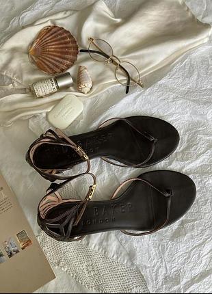 Шкіряні босоніжки ted baker london 38р