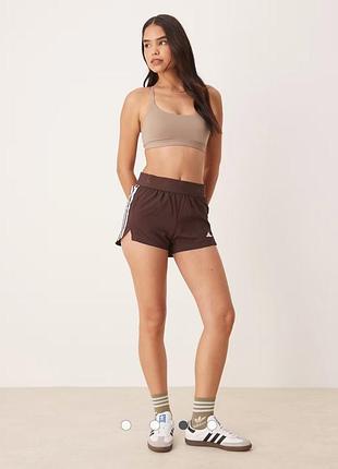 Оригінальний жіночий спортивний топ adidas