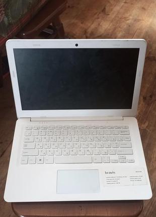 Продам ноубук bravis nb133