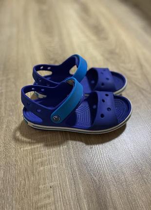 Продам сандалі crocs 2