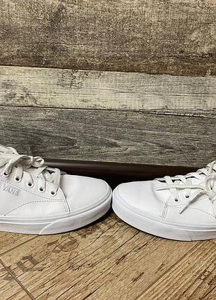 Білі кеди vans 3