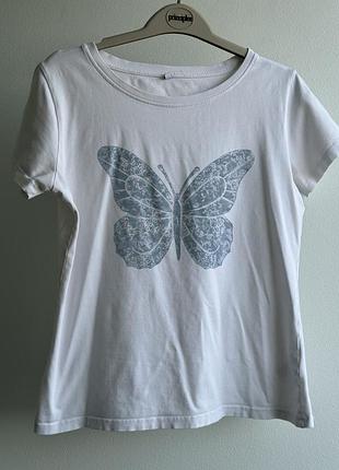 Футболка біла з метеликом 🦋