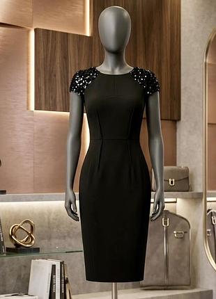 Елегантна вечірня сукня футляр від бренду bcbg max azira, приталена міді, рукави крильця повністю розшиті паєтками