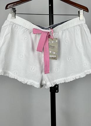 Boux avenue чудові шортики в білому кольорі кроше з прошви m-l