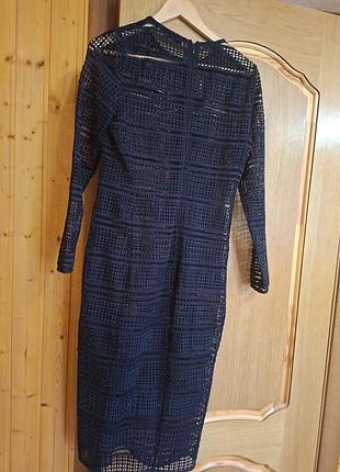 Черное кружевное платье бренда zara