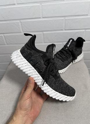 Adidas жіночі ідеальні легкі кросівки розмір 40.5 26см.