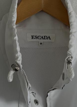 Жіночий жилет escada