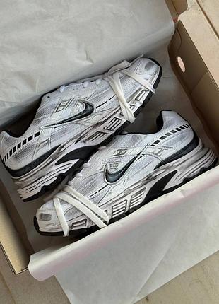 Nike initiator custom white 3