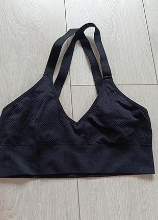 Чорний базовий спортивний топ h&m s c 70a 70b 70c 75a