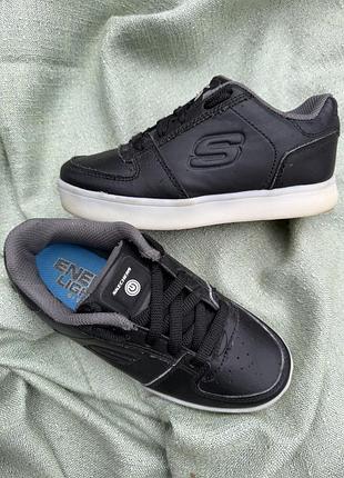 Кросівки skechers оригинал р.30 світяться
