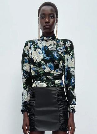 Сорочка zara з квітковим принтом,s
