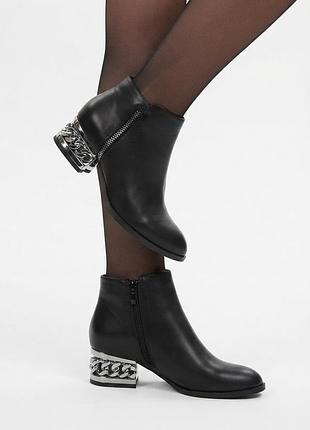 Епатажні шкіряні ботильйони jeffrey campbell