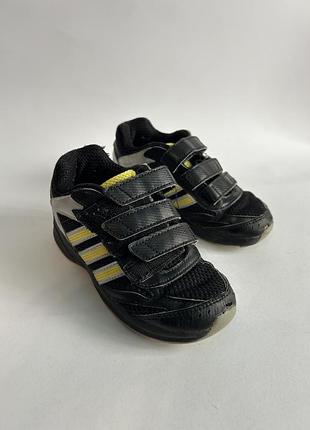 Дитячі кросівки від adidas