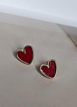 Серьги сердечки красные уценки