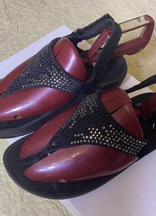 Фирменные кожаные ортопедические босоножки fitflop. размер 36. стелька 22.5 см. сток. оригинал!