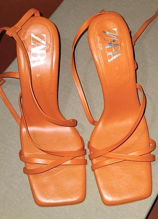 Босоножки zara р. 41 (27см)