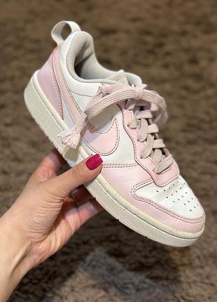 Оригінальні кросівки для дівчинки nike court 35.5 розмір (22.5см устілка) б/в