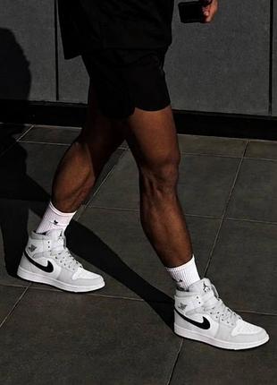 Чоловічі хайтопи,кросівки nike air jordan white/black шкіряні !