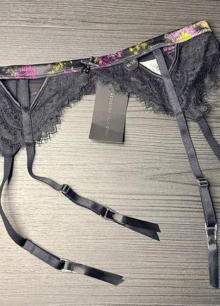 Поясок для чулок hunkemoller.