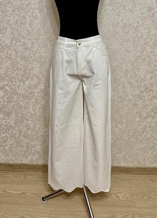 Джинси wide leg з середньою посадкою і ажурним низом