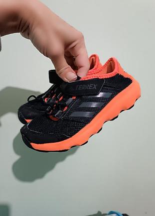 Кроссовки adidas terrex