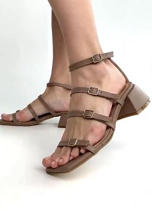 Босоніжки шкіряні на низькому каблуку jastoni shoes
