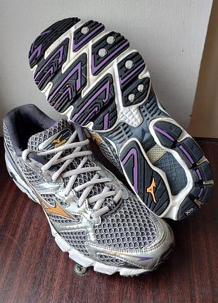 Чудові жіночі кросівки mizuno wave rider 13 w