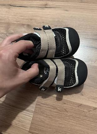 Дитячі сандалі