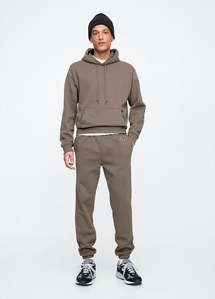 Спортивные штаны мужские gap (385268053942) joggers logo s коричневые