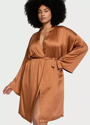 Жіночий сатиновий халат victoria's secret (70400154067qd6) satin midi robe m/l коричневий