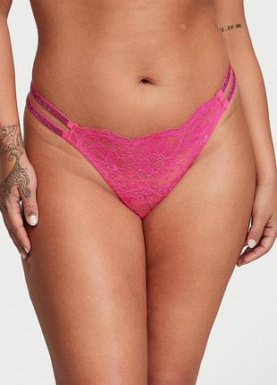 Женские трусики victoria's secret (154100516464) double lace thong shine strap l розовые