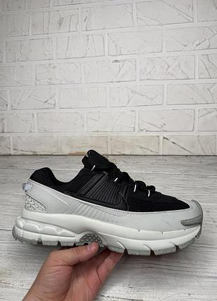 Крутые кроссовки nike zoom vomero roam