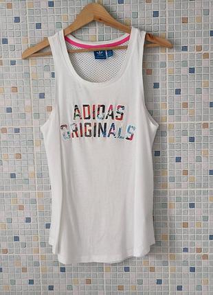 Майка adidas.